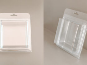Clamshell packaging suitable for medium buttonholes